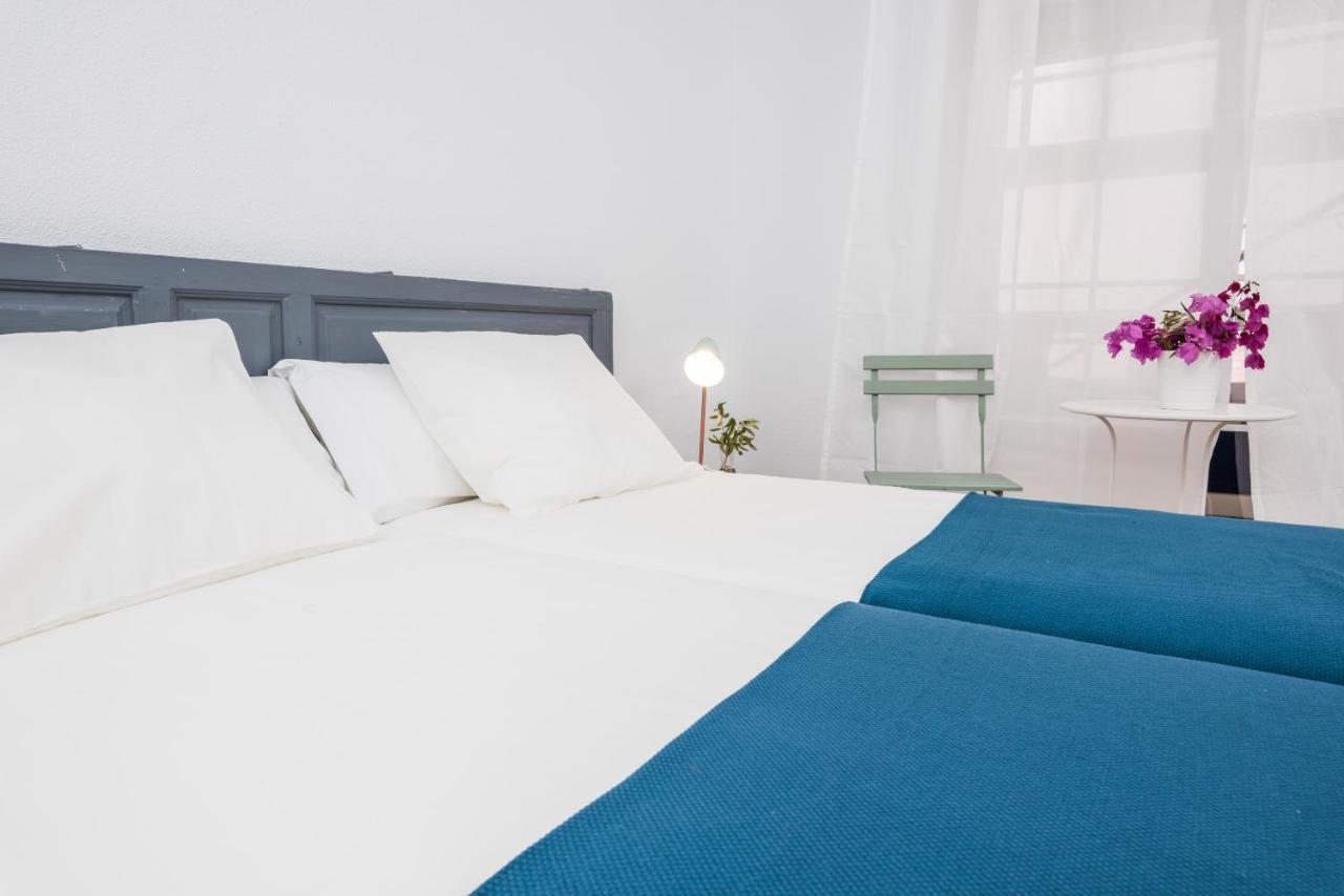 Apartamentos Paseo De La Farola Málaga Esterno foto
