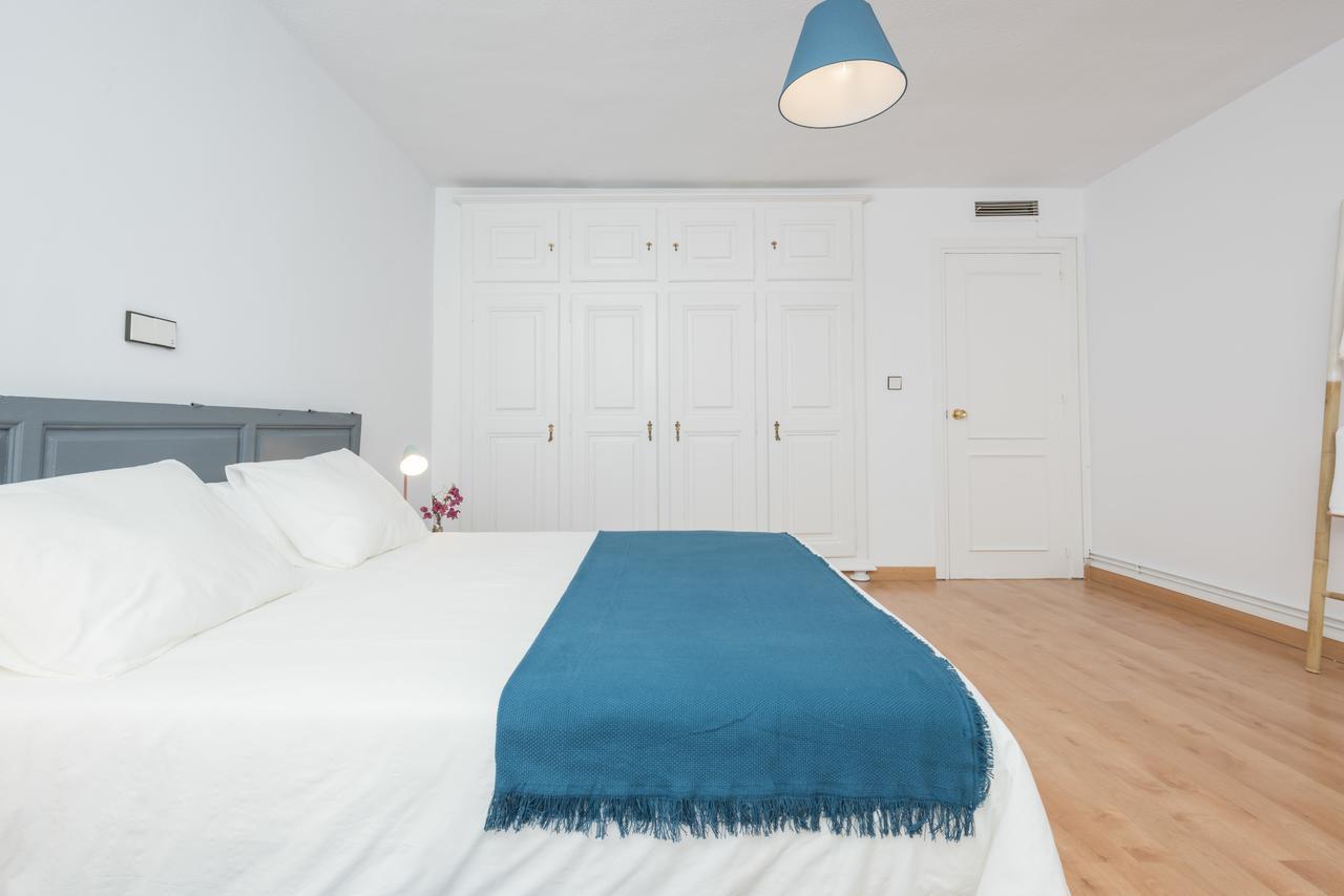 Apartamentos Paseo De La Farola Málaga Esterno foto