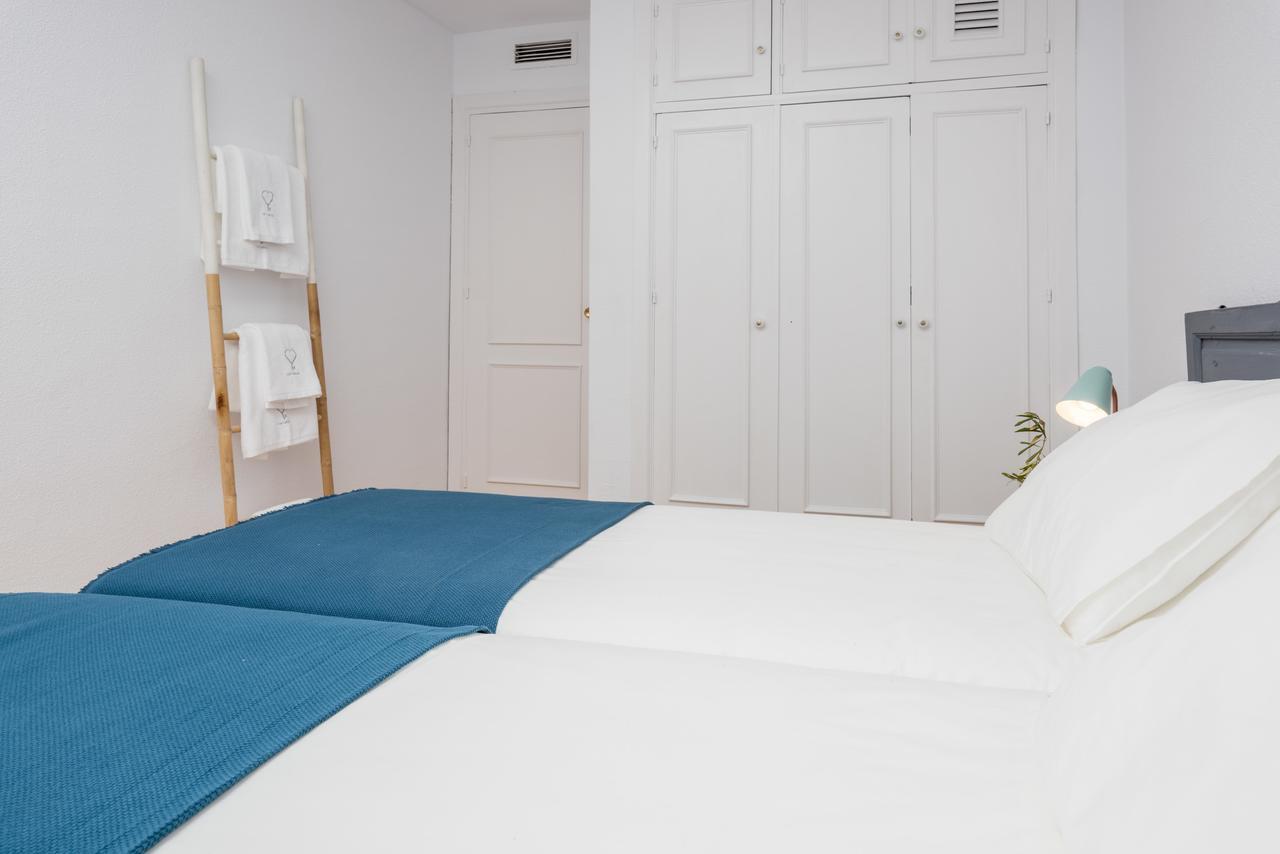 Apartamentos Paseo De La Farola Málaga Esterno foto