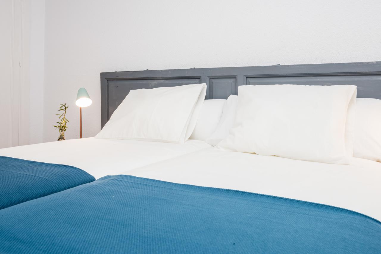 Apartamentos Paseo De La Farola Málaga Esterno foto