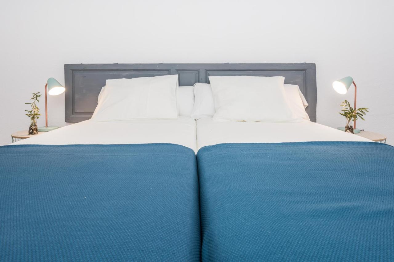 Apartamentos Paseo De La Farola Málaga Esterno foto