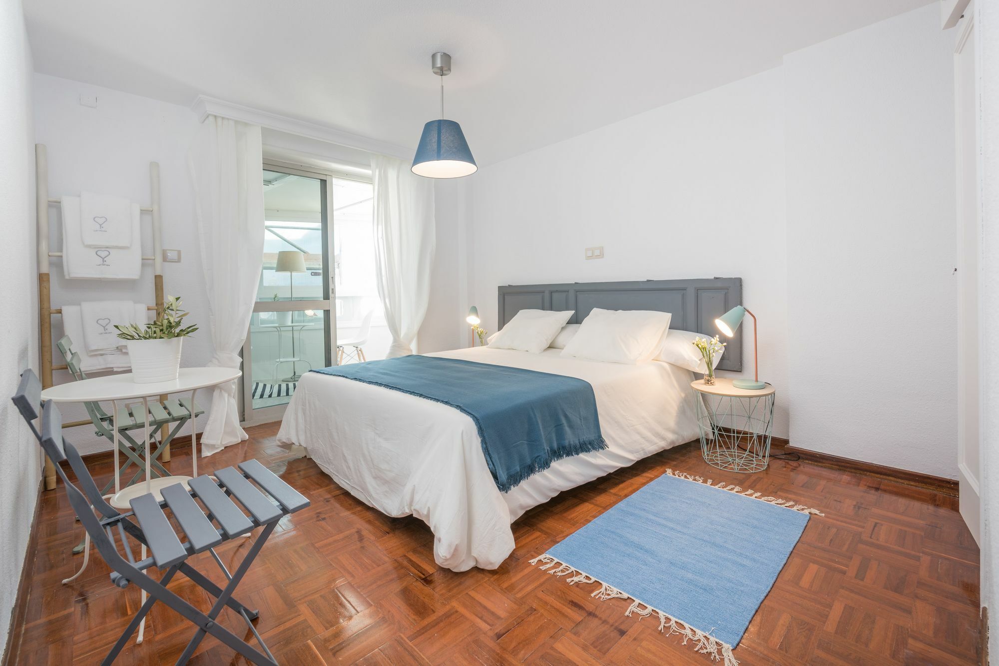 Apartamentos Paseo De La Farola Málaga Esterno foto